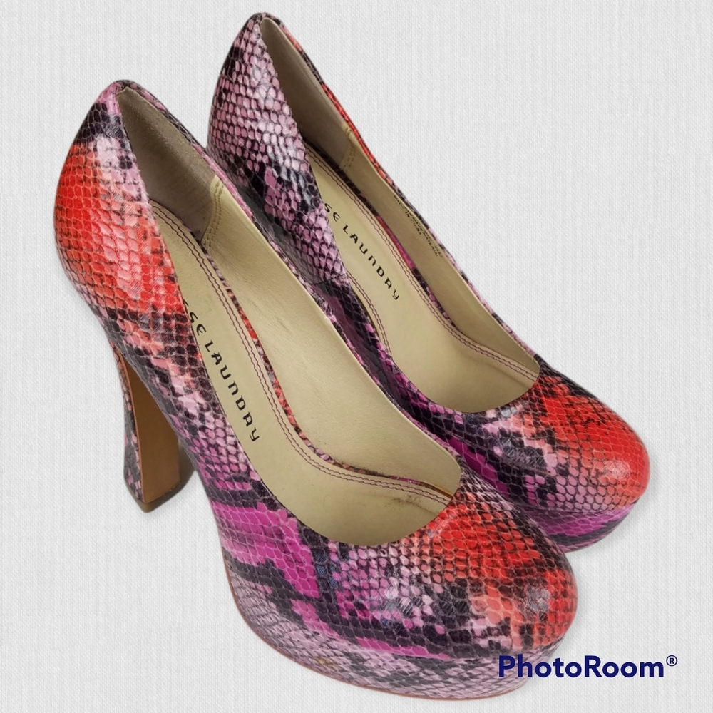 Chinese Laundry "Move Over" snakeskin print platforms size 8